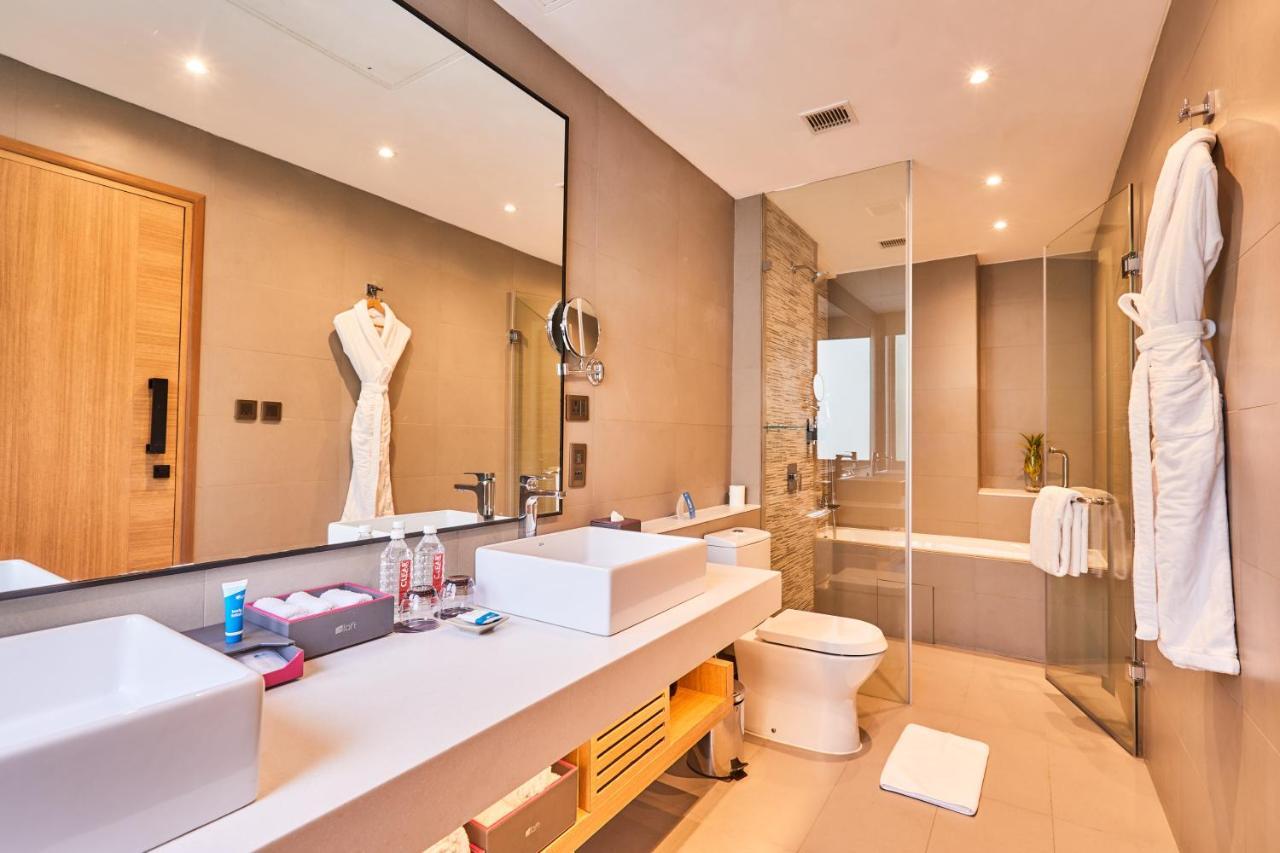 فندق ألوفت نيودلهي آيروسيتي المظهر الخارجي الصورة Bathroom