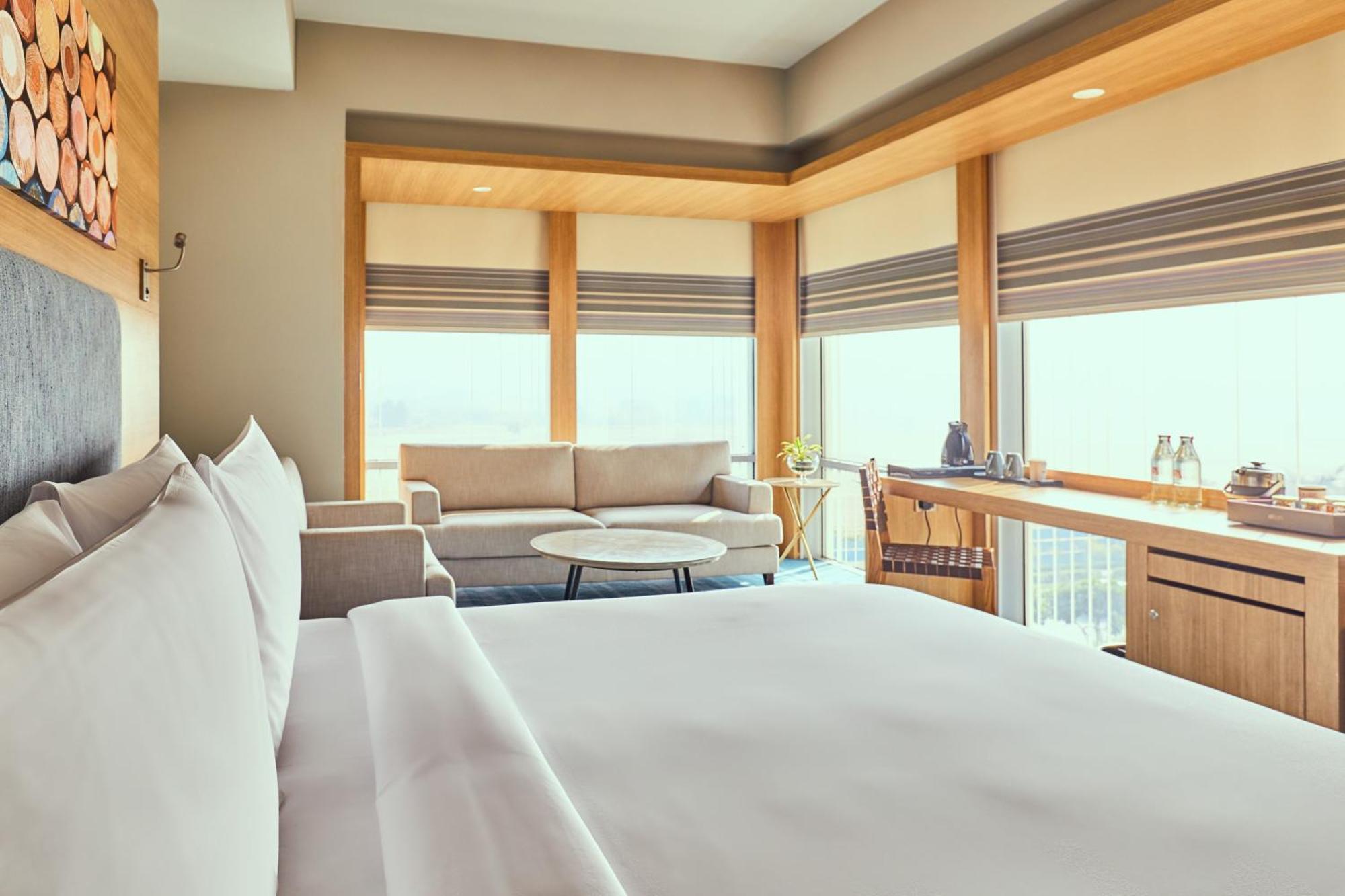 فندق ألوفت نيودلهي آيروسيتي المظهر الخارجي الصورة A room at the hotel